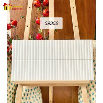 GẠCH TRANG TRÍ 30X60 MÀU TRẮNG HỌA TIẾT SÓNG SỌC ĐŨA NHẬP KHẨU CAO CẤP