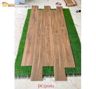 GẠCH 20X100 VÂN GỖ NÂU VÀNG 21061
