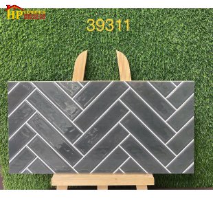 GẠCH TRANG TRÍ 30X60 SẮC ĐEN HUYỀN BÍ HỌA TIẾT XƯƠNG CÁ 3D NHẬP KHẨU CAO CẤP