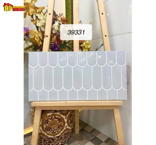 GẠCH TRANG TRÍ 30X60 SẮC MÀU XÁM NHẠT HỌA TIẾT LÔNG VŨ 3D NHẬP KHẨU CAO CẤP