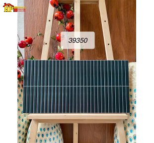 GẠCH TRANG TRÍ 30X60 MÀU ĐEN HUYỂN BÍ HỌA TIẾT SỌC ĐŨA 3D NHẬP KHẨU CAO CẤP