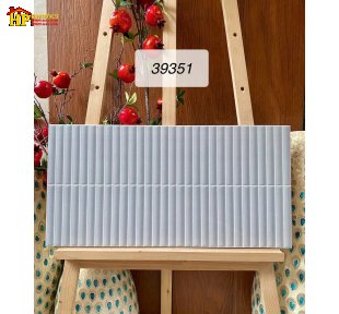 GẠCH TRANG TRÍ 30X60 MÀU XÁM GHI HỌA TIẾT SÓNG SỌC ĐŨA NHẬP KHẨU CAO CẤP