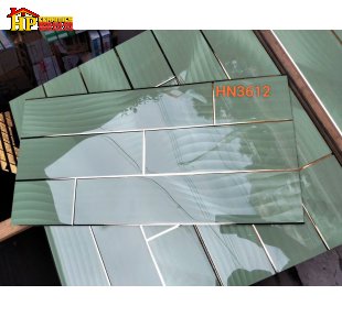 GẠCH TRANG TRÍ 30X60 SẮC MÀU XANH NGỌC BÍCH HỌA TIẾT GIẢ THANH THẺ SOLE CHỈ VÀNG NHẬP KHẨU CAO CẤP