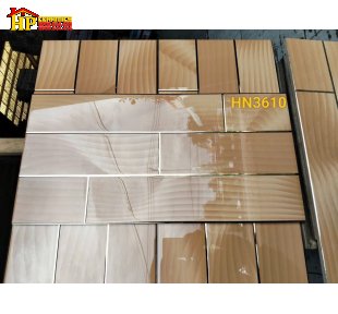 GẠCH TRANG TRÍ 30X60 SẮC MÀU TRÀ SỮA ĐẬM HỌA TIẾT GIẢ THANH THẺ SOLE CHỈ VÀNG NHẬP KHẨU CAO CẤP