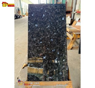 GẠCH LÁT NỀN 60X120 MÀU ĐEN HUYỀN BÍ HỌA TIẾT GIẢ VÂN ĐÁ HOA CƯƠNG XANH NHẬP KHẨU CAO CẤP