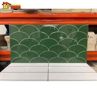 GẠCH TRANG TRÍ 30X60 SẮC MÀU XANH LỤC BẢO HỌA TIẾT VẢY CÁ NHẬP KHẨU CAO CẤP