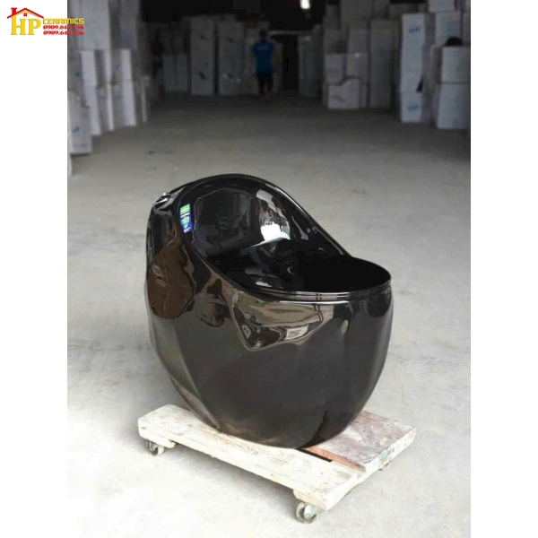 BÀN CẦU TRỨNG ĐEN