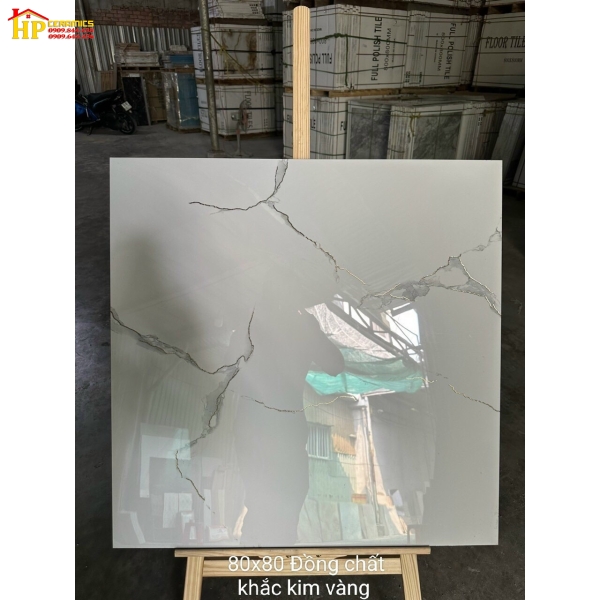 GẠCH LÁT NỀN 80X80 TRẮNG VÂN KHÓI NHẬP KHẨU KHẮC KIM VÀNG