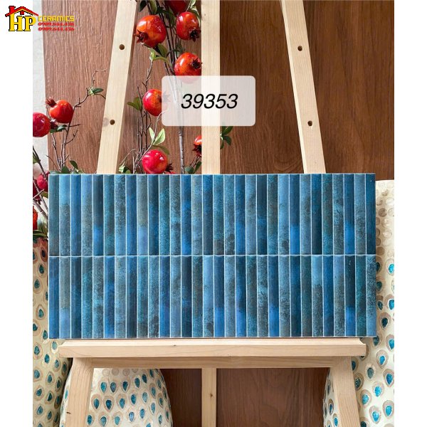 GẠCH TRANG TRÍ 30X60 SẮC XANH ĐẠI DƯƠNG HỌA TIẾT SỌC ĐŨA 3D NHẬP KHẨU CAO CẤP
