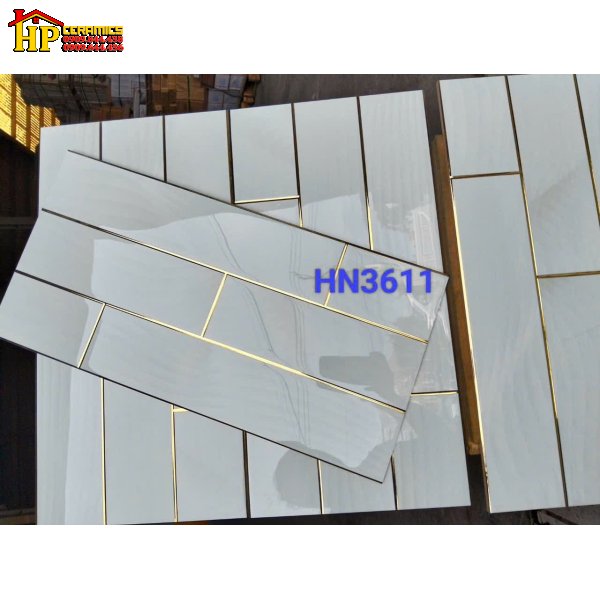 GẠCH TRANG TRÍ 30X60 SẮC MÀU TRẮNG SỮA HỌA TIẾT GIẢ GẠCH THẺ SOLE CHỈ VÀNG NHẬP KHẨU CAO CẤP