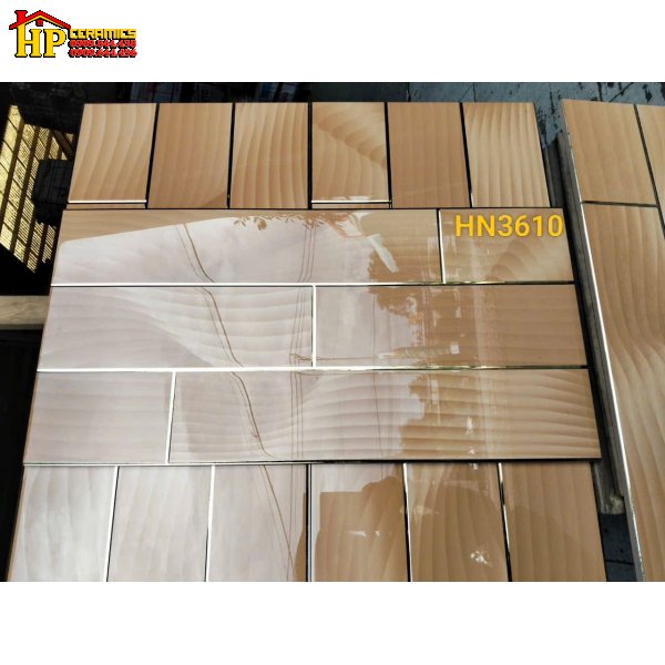 GẠCH TRANG TRÍ 30X60 SẮC MÀU TRÀ SỮA ĐẬM HỌA TIẾT GIẢ THANH THẺ SOLE CHỈ VÀNG NHẬP KHẨU CAO CẤP